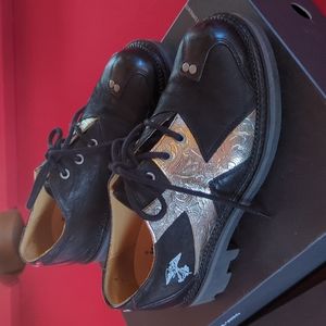 Fluevog Henk Bkack/Silver cross shoes